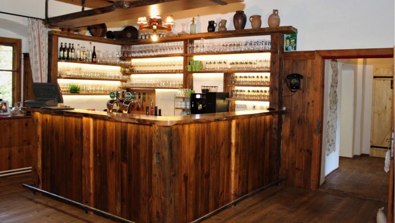 Barroom in the castle inn, © Schlosswirtshaus Barroom in the castle inn, © Schlosswirtshaus