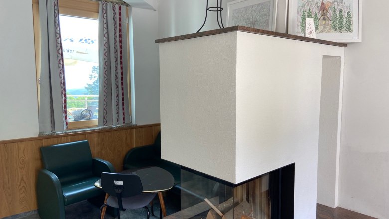Fireplace in the lobby, © Wiener Alpen Fireplace in the lobby, © Wiener Alpen