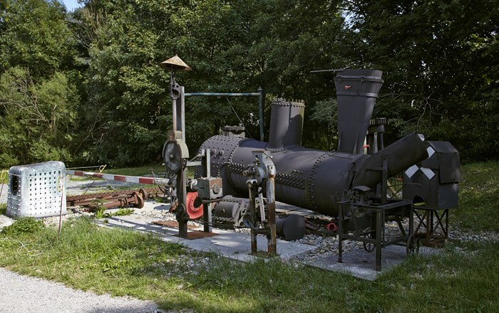 Rack railway exhibition, © Wiener Alpen, Foto: Bene Croy Outdoor exhibition of old cogwheel train parts.