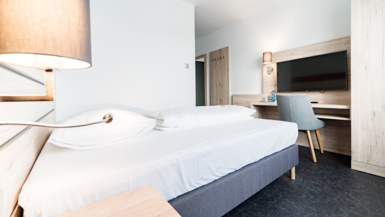 Premium single room, © HFM Photography Premium single room, © HFM Photography