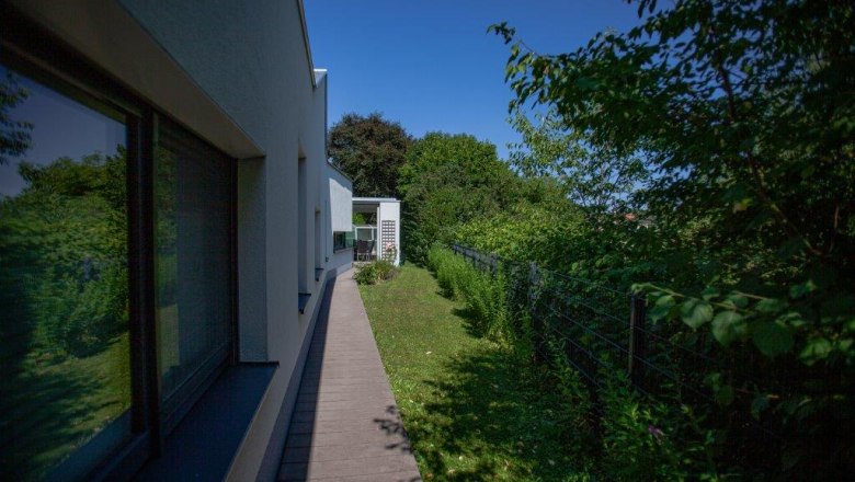 House and garden, © itjproductions House and garden, © itjproductions