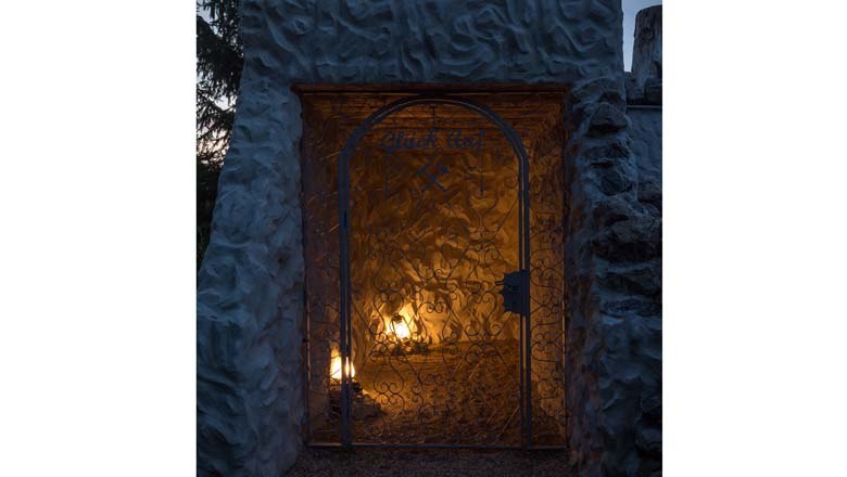 Grotto, © Pluschkowitz Leo Grotto, © Pluschkowitz Leo