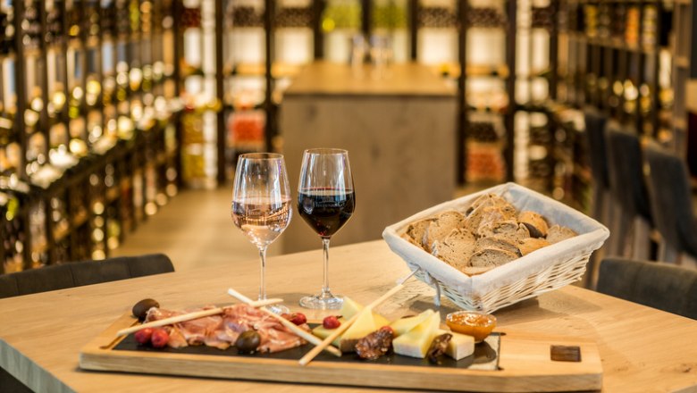 Enjoy our wines and delicious appetizers, © Peter Hruska Enjoy our wines and delicious appetizers, © Peter Hruska