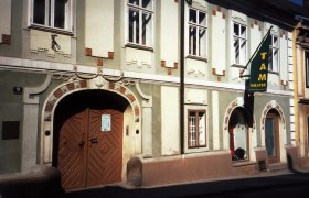 TAM - Theater an der Mauer, © TAM Facade of the TAM - Theater an der Mauer with entrance door and windows.