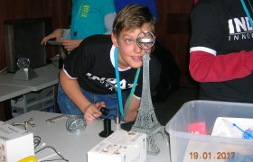 Aiming with sticks was yesterday, gyro-aiming is the future, © (c)kurioseum Aiming with sticks was yesterday, gyro-aiming is the future, © (c)kurioseum