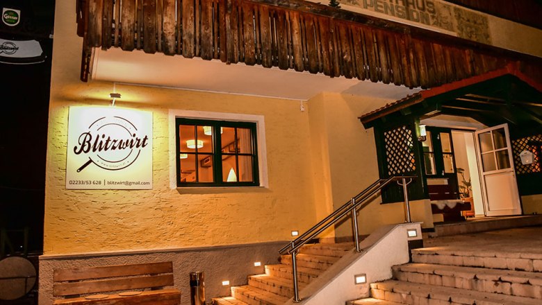 Outside, © Blitzwirt Outside, © Blitzwirt