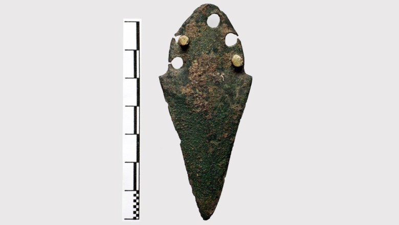 Copper dagger. The handle was fastened with bone rivets, © Jakob Maurer Copper dagger. The handle was fastened with bone rivets, © Jakob Maurer