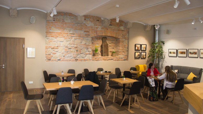 Gossip cafe, © Manfred Scheibstock Gossip cafe, © Manfred Scheibstock