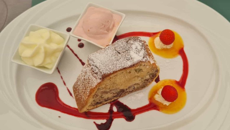 Apple strudel, © Gut Theuretzbach - Reiterstube Apple strudel, © Gut Theuretzbach - Reiterstube