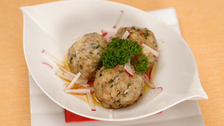 Weed dumplings, © Foto Bauer Weed dumplings, © Foto Bauer