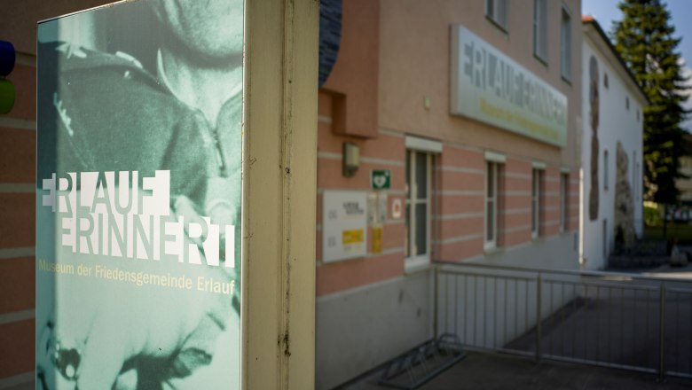 Peace Museum Erlauf outside, © Robert Herbst Exterior view of the Erlauf Peace Museum with sign 'Erlauf remembers'.