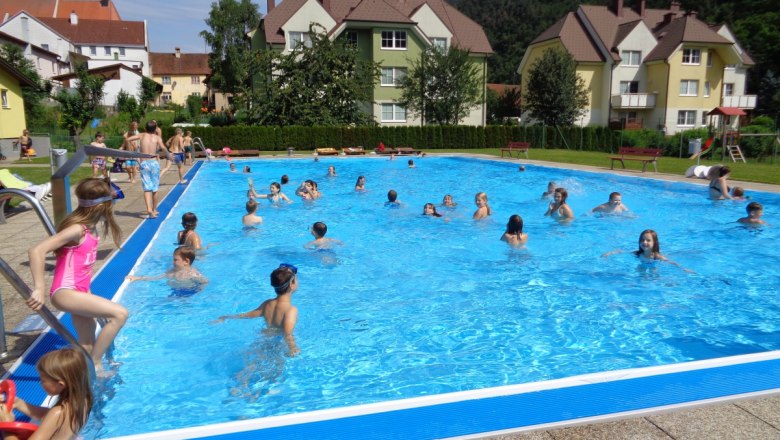 Outdoor pool Weiten, © Marktgemeinde Weiten Outdoor pool Weiten, © Marktgemeinde Weiten