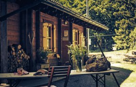 Hochfilzerhütte Scheiterberg Schiwiese, VIA.CARNUNTUM., © Donau Niederösterreich, Andreas Hofer Hochfilzerhütte Scheiterberg Schiwiese, VIA.CARNUNTUM., © Donau Niederösterreich, Andreas Hofer