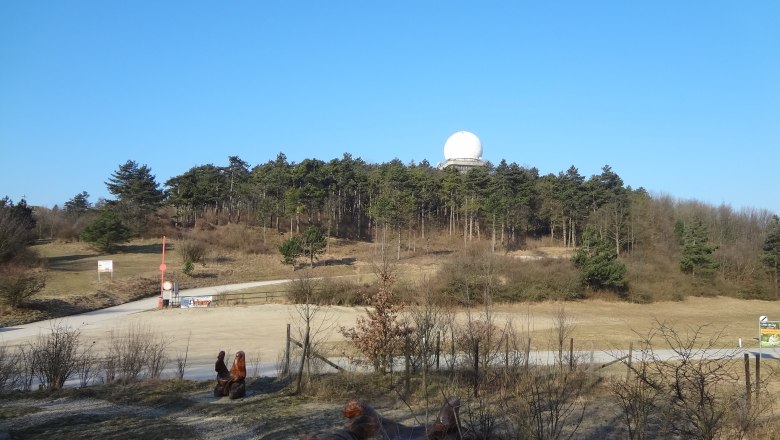 Bush hill, © Gemeinde Gnadendorf Landscape with hills, forest and radar dome on the Buschberg.