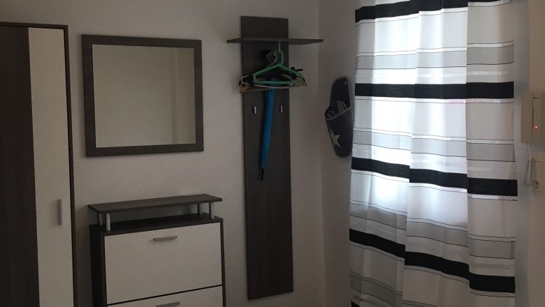 Vacation apartment Brandstetter Kathi, Frauenhofen, © Brandstatter-Mszyca Kathi Checkroom entrance area