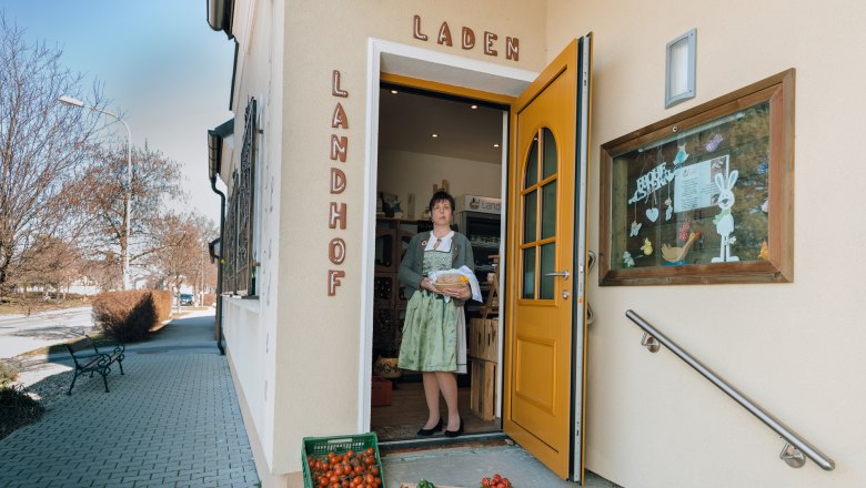 Landhof Shop Kittsee, © Landhof Laden Kittsee Landhof Laden Kittsee, Mrs. Paradeisz in front of the store