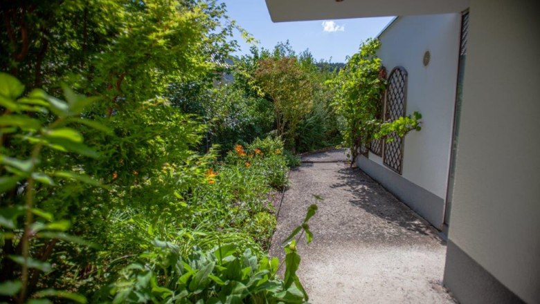 House and garden, © itjproductions House and garden, © itjproductions