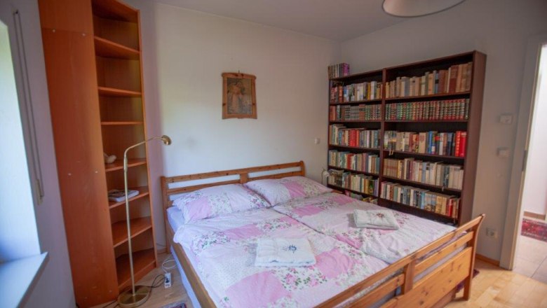 Room 1 with private bathroom, © itjproductions Room 1 with private bathroom, © itjproductions