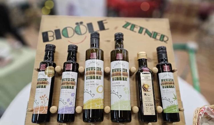 Organic oils, © Biohof Zetner Organic oils, © Biohof Zetner