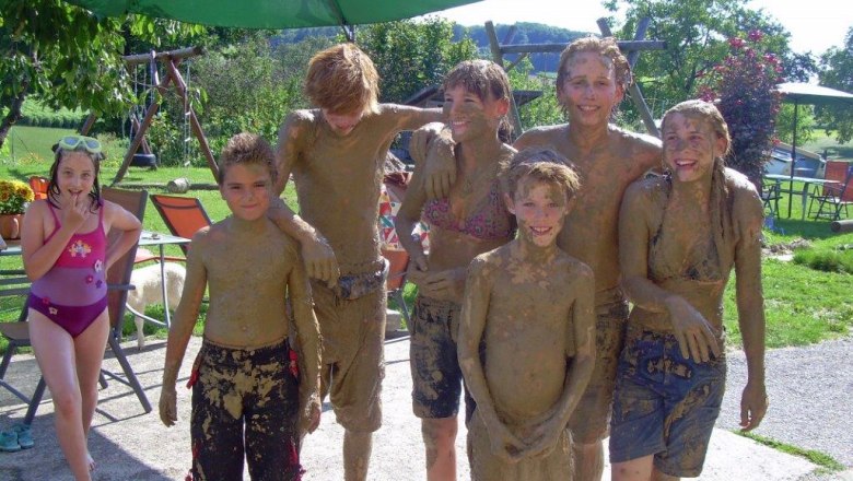 kerndlerhof_children_mud, © Kerndlerhof kerndlerhof_children_mud, © Kerndlerhof