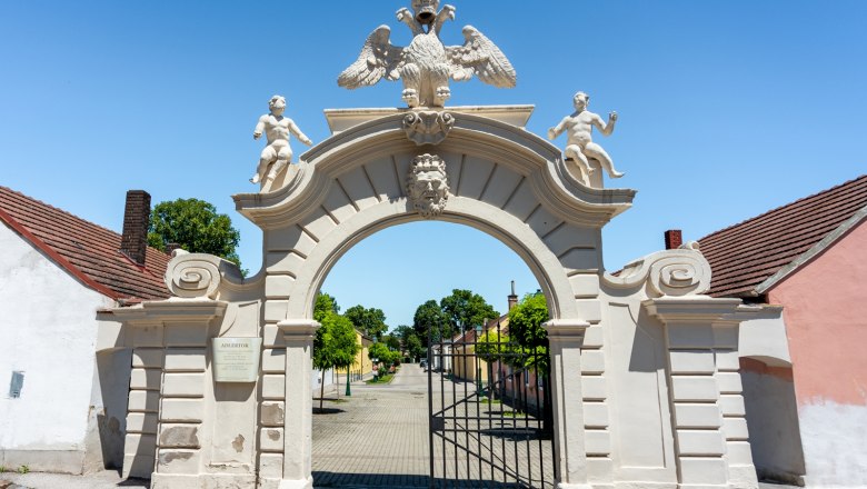 Eagle Gate, © Marktgemeinde Lichtenwörth Philip Steyrer Eagle Gate, © Marktgemeinde Lichtenwörth Philip Steyrer