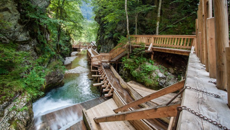 Mendlingtal experience, © most-media.at Wooden footbridges in the Mendlingtal valley along a stream in a wooded gorge.