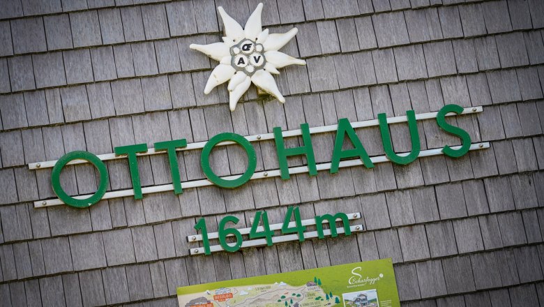 Otto House, © Roman Zach-Kiesling Sign of the Ottohaus at 1644 meters altitude with Alpine Club logo and map.