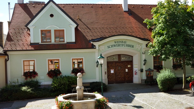 Winegrower's house, © Weingut Schwertführer 47er Winegrower's house, © Weingut Schwertführer 47er