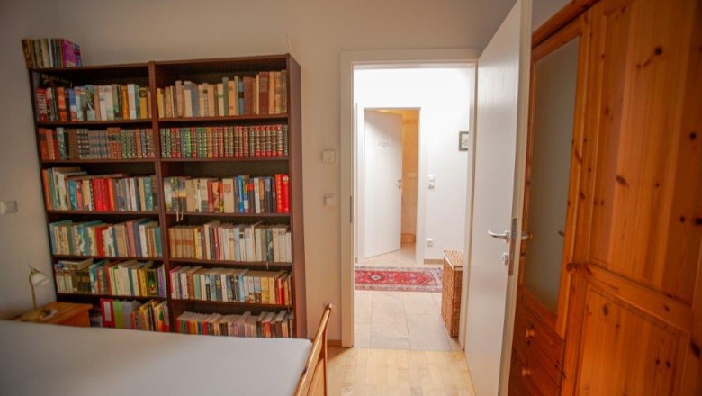 Room 1 with private bathroom, © itjproductions Room 1 with private bathroom, © itjproductions