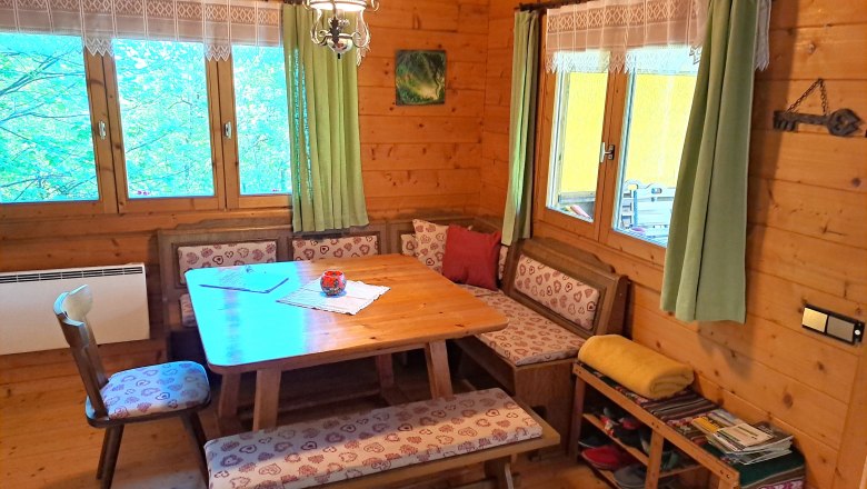 Sitting area in the Kasser hut, © Familie Kasser Sitting area in the Kasser hut, © Familie Kasser