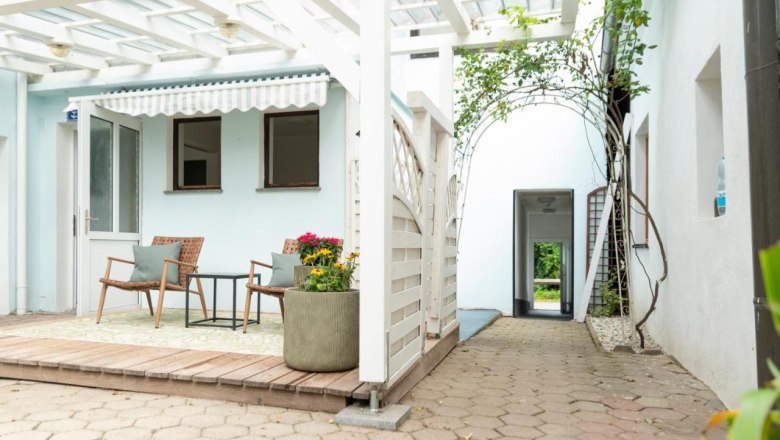 In the courtyard, © Guestia GmbH In the courtyard, © Guestia GmbH