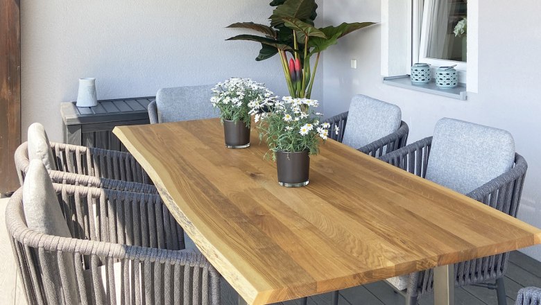 Table on the terrace, © Kay Haderer Table on the terrace, © Kay Haderer