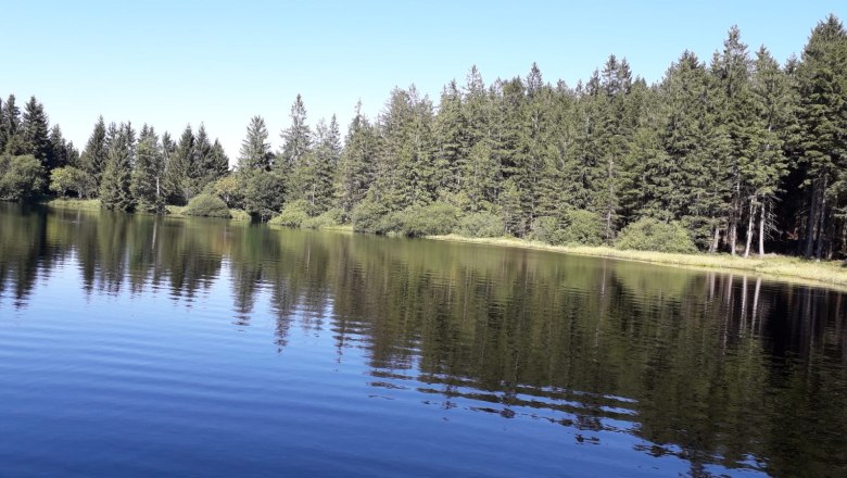 Many beautiful ponds and lakes await in the surrounding area, © U.E. Many beautiful ponds and lakes await in the surrounding area, © U.E.