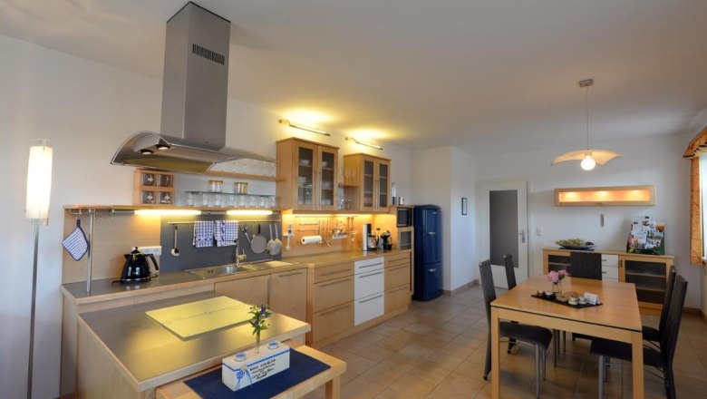 Apartment kitchen with dining area, © Regina Petric Apartment kitchen with dining area, © Regina Petric