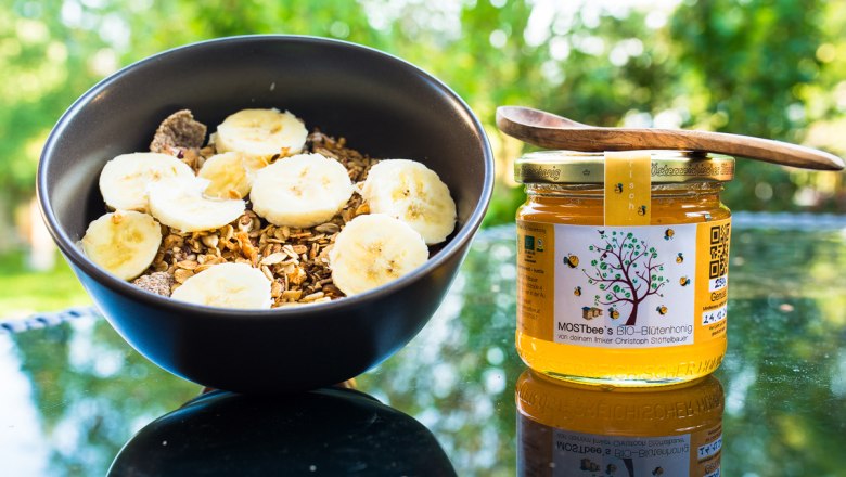 MOSTbee organic bee honey for muesli, © stoefchr.at MOSTbee organic bee honey for muesli, © stoefchr.at