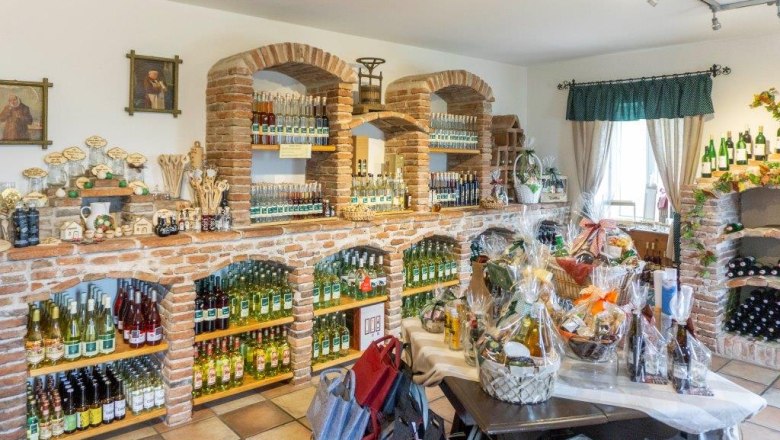 Farm store Lindenhof, © Michael Tanzer Farm store Lindenhof, © Michael Tanzer