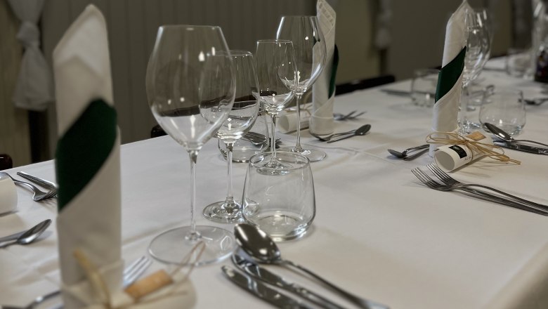 Stixer Hof, Stixneusiedl, © Stixer Hof Stixer Hof, Stixneusiedl, laid table