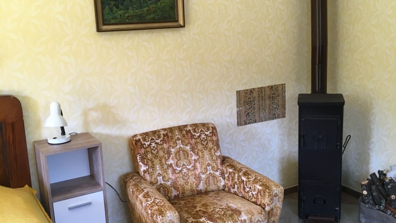 Wood-burning stove bedroom south, © C. Gabrisch Wood-burning stove bedroom south, © C. Gabrisch