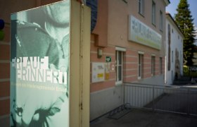 Peace Museum Erlauf outside, © Robert Herbst Exterior view of the Erlauf Peace Museum with sign 'Erlauf remembers'.