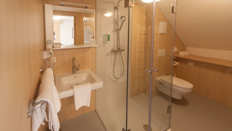 Bathroom-2-storey, © Franz Inghofer Bathroom-2-storey, © Franz Inghofer