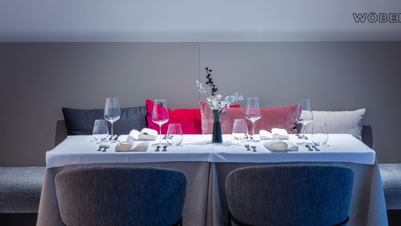 TDR-Restaurant WÖBER table, © Restaurant Wöber Table set for 4 people with glasses, napkins and cutlery