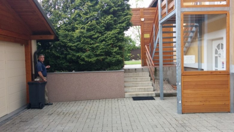 Courtyard with panoramic staircase to the guest floor, © Reep Courtyard with panoramic staircase to the guest floor, © Reep