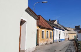 Walk through Bruck/Leitha, listening history Raabergasse, © Donau Niederösterreich, Neubauer Walk through Bruck/Leitha, listening history Raabergasse, © Donau Niederösterreich, Neubauer