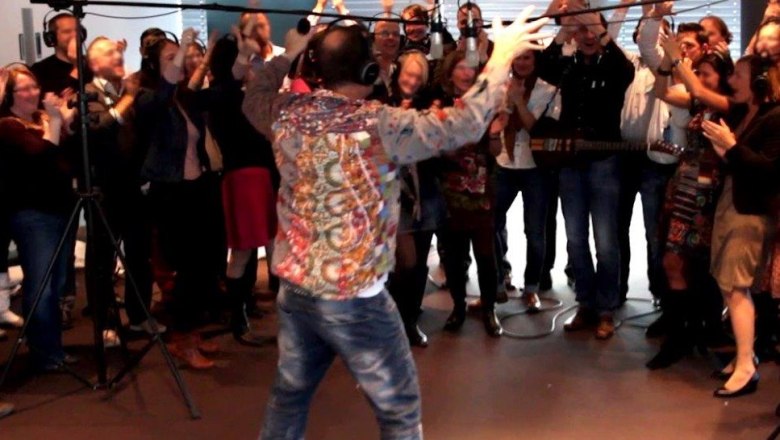 Team song, © Bernd Kronowetter Team song, © Bernd Kronowetter