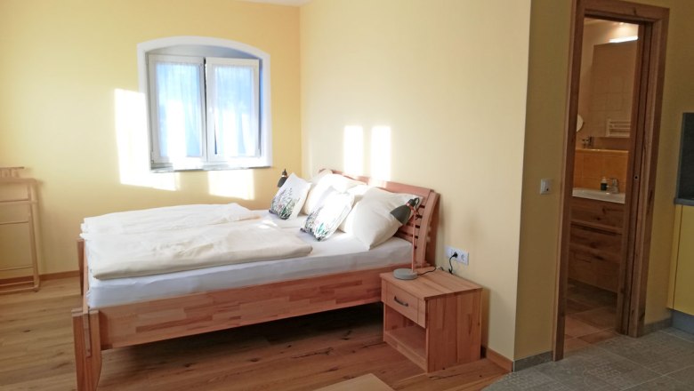 room3-bed, © Nicole Montaperti room3-bed, © Nicole Montaperti