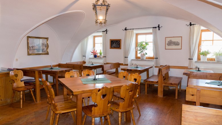 Breakfast room with historic vaulted ceiling, © Sabine Preißl Breakfast room with historic vaulted ceiling, © Sabine Preißl