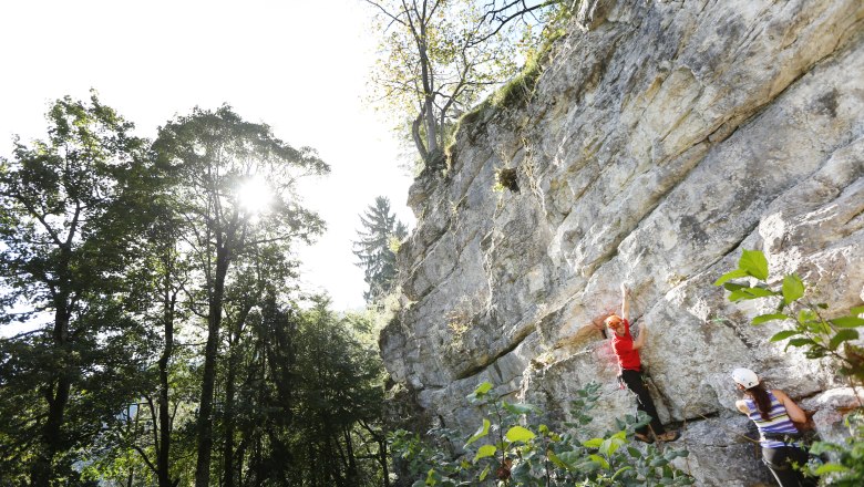 Climbing garden Plankenstein, © Doris Schwarz König Two people climbing on a rock face in the Plankenstein climbing garden.