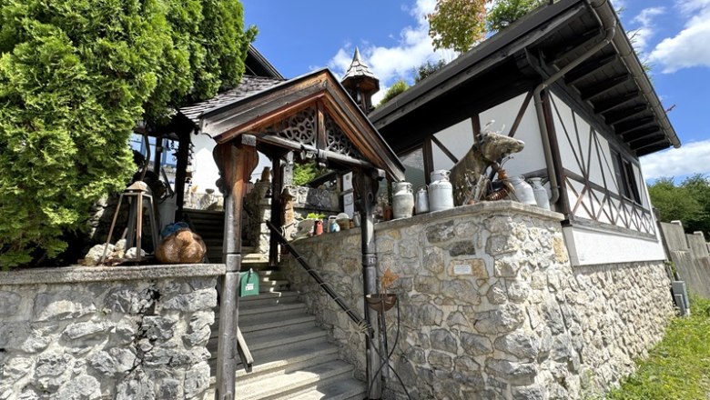 House Anton, © Haus Anton Access to the stone-built vacation home.