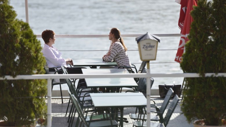 Ship cafe Struden, © Steve Haider Ship cafe Struden, © Steve Haider