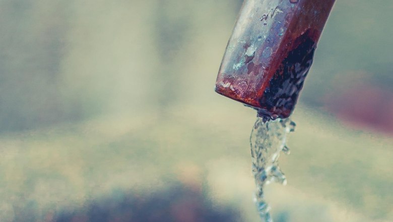 Drinking fountain, © pixabay Close-up of a drinking fountain with running water.